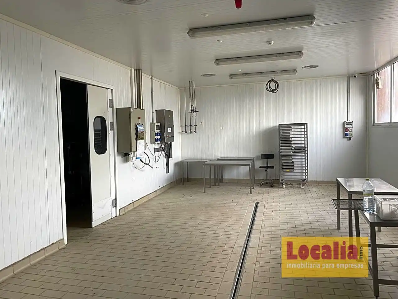 Cocina de Nave industrial en venta en Laredo