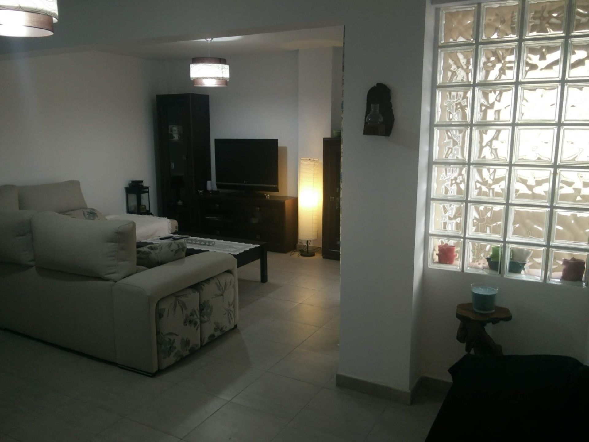 Sala d'estar de Dúplex de lloguer en La Línea de la Concepción amb Terrassa i Moblat