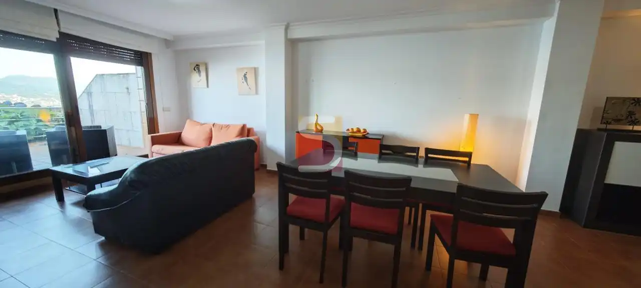 Sala d'estar de Pis de lloguer en Nigrán amb Calefacció, Terrassa i Traster