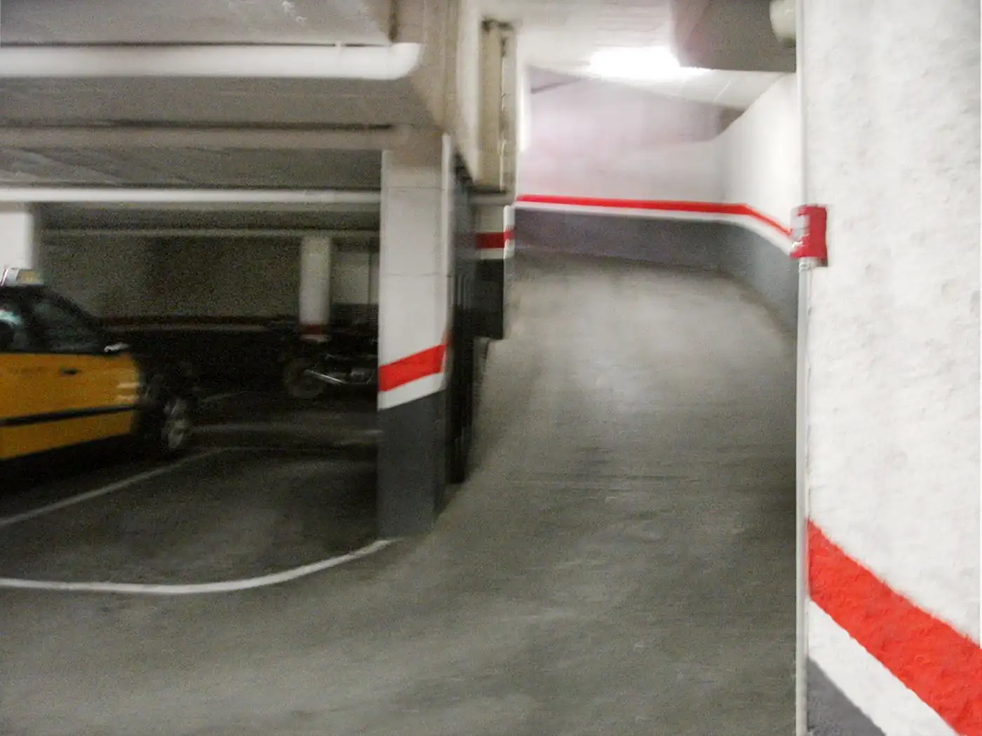 Einzelparkplatz zur Miete in Carrer d'Elkano 19, imagen 5