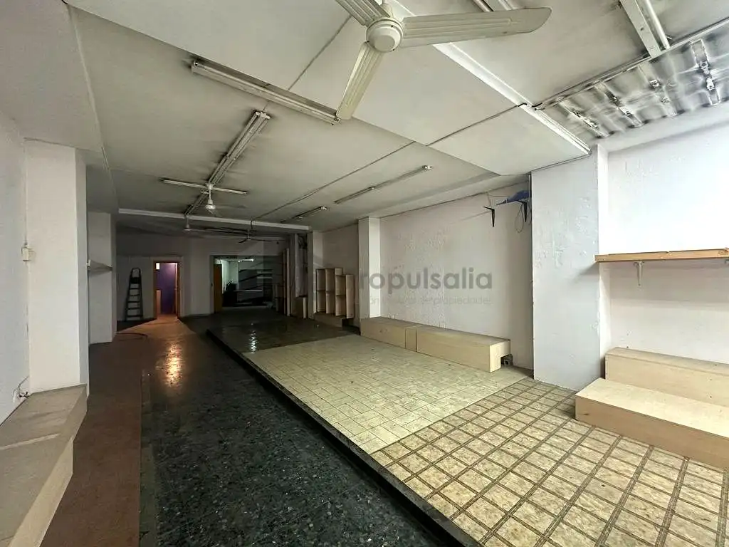Local comercial de lloguer a Calle de Jorge Cocci