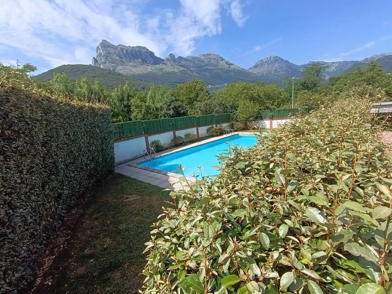 Piscina de Pis en venda en Ramales de la Victoria amb Calefacció, Jardí privat i Terrassa