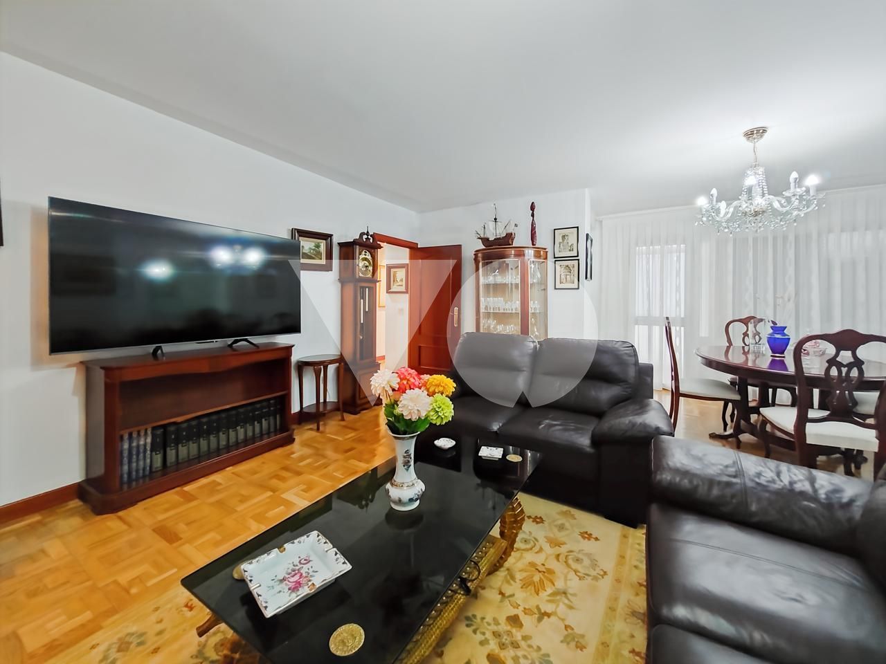 Sala d'estar de Pis en venda en  Madrid Capital amb Calefacció, Parquet i Terrassa