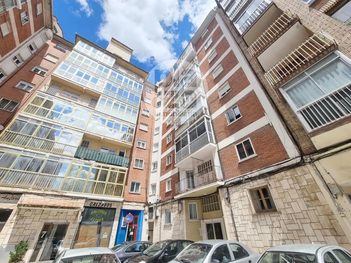 Vista exterior de Pis en venda en Burgos Capital amb Calefacció, Terrassa i Traster