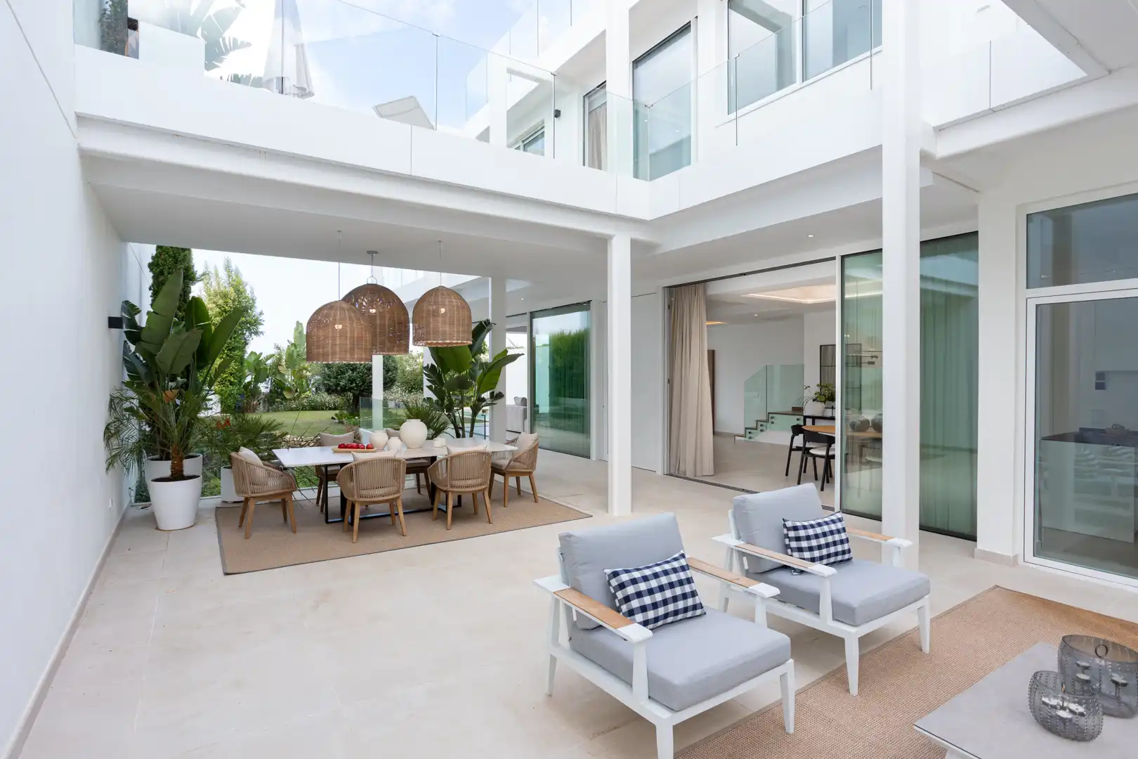 House with pool for sale in Marbella Centro