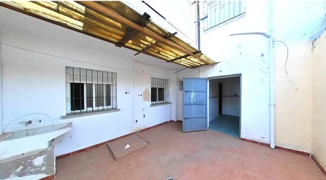 Vista exterior de Planta baixa en venda en Linares