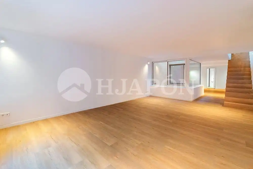 Sala d'estar de Casa o xalet en venda en Badalona amb Aire condicionat, Calefacció i Terrassa