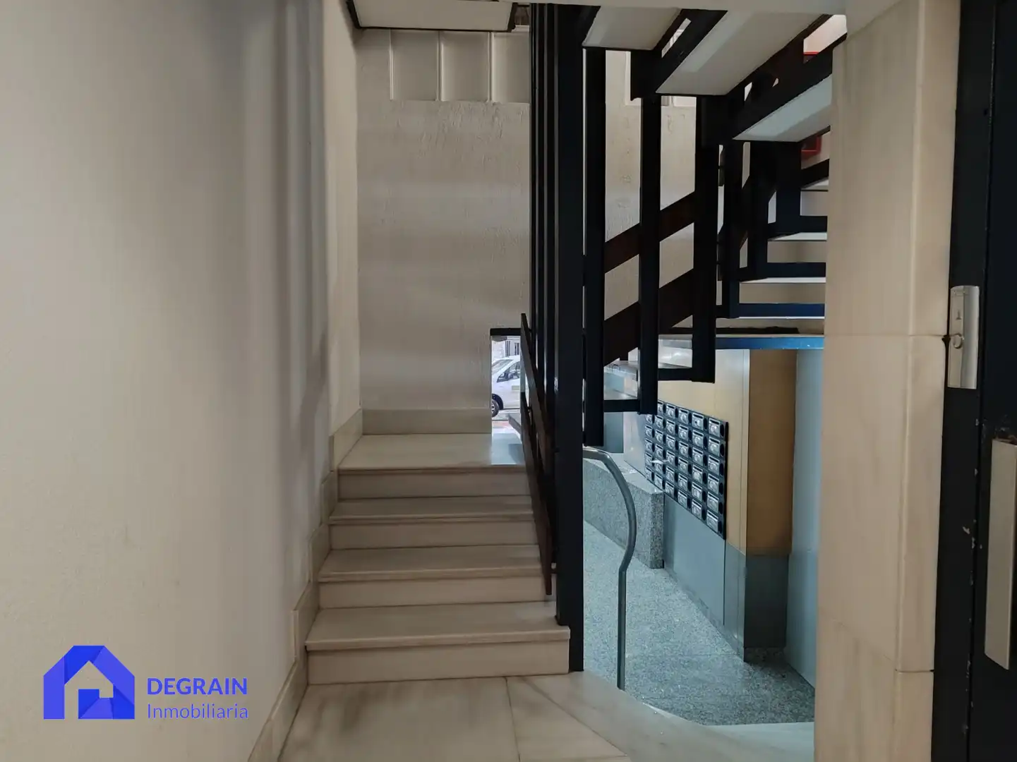 Büro zum Verkauf in Oviedo  mit Heizung