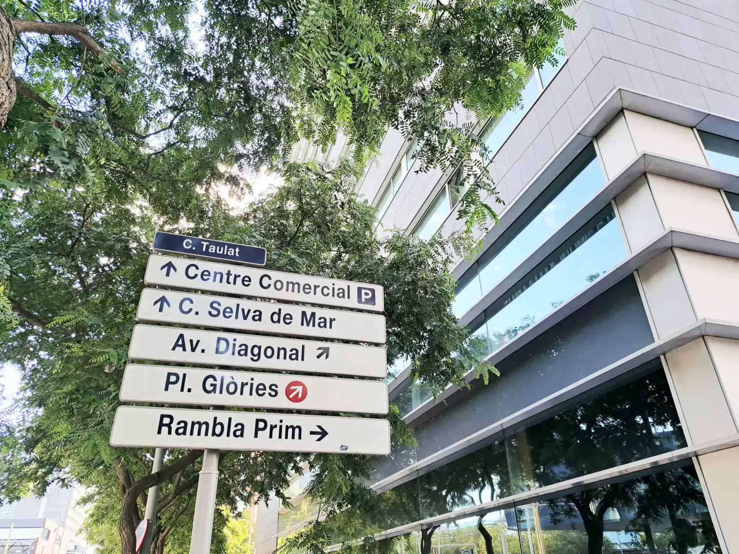 Vista exterior de Pis en venda en Barcelona amb Aire condicionat, Calefacció i Jardí privat