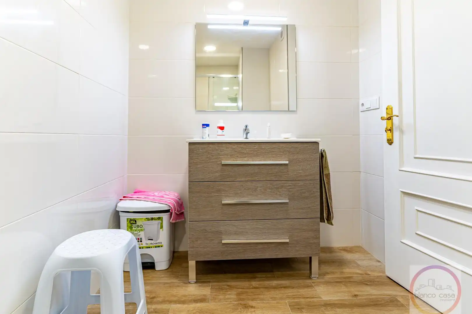 Baño de Piso en venta en A Coruña Capital  con Calefacción y Amueblado
