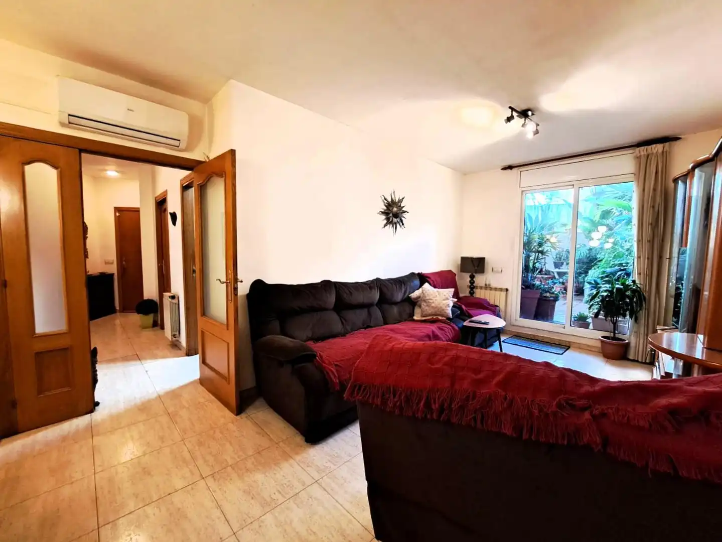 Sala d'estar de Planta baixa en venda en Olesa de Montserrat amb Aire condicionat, Calefacció i Terrassa