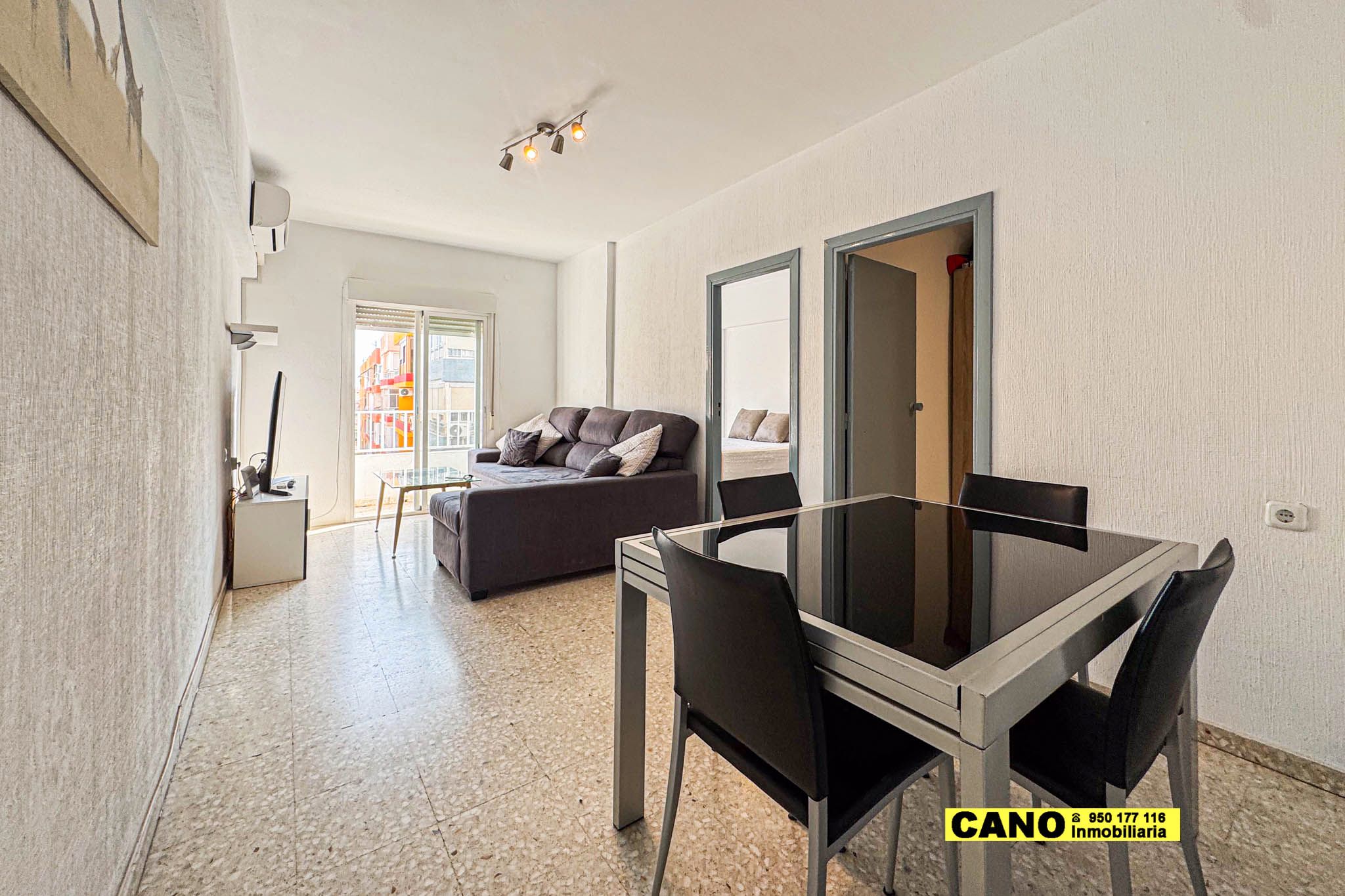 Sala d'estar de Pis en venda en  Almería Capital amb Terrassa