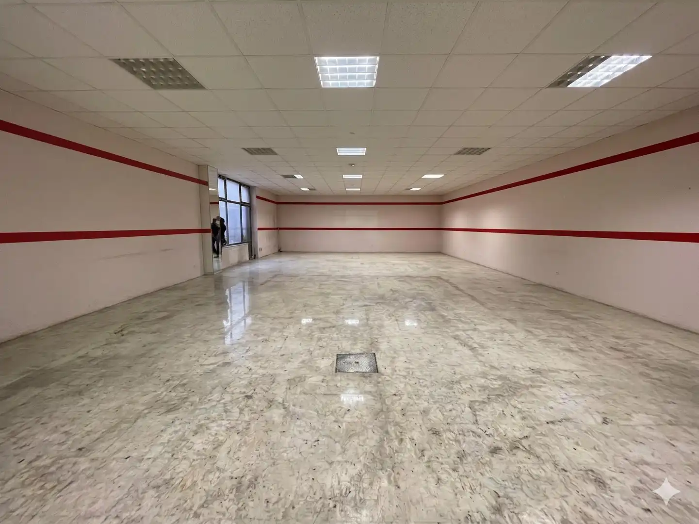 Local comercial en venda a Calle VIRGEN DE LOS DESAMPARADO, imagen 2