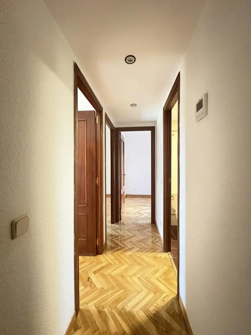 Wohnung zur Miete in Madrid mit Klimaanlage, Heizung und Parkett