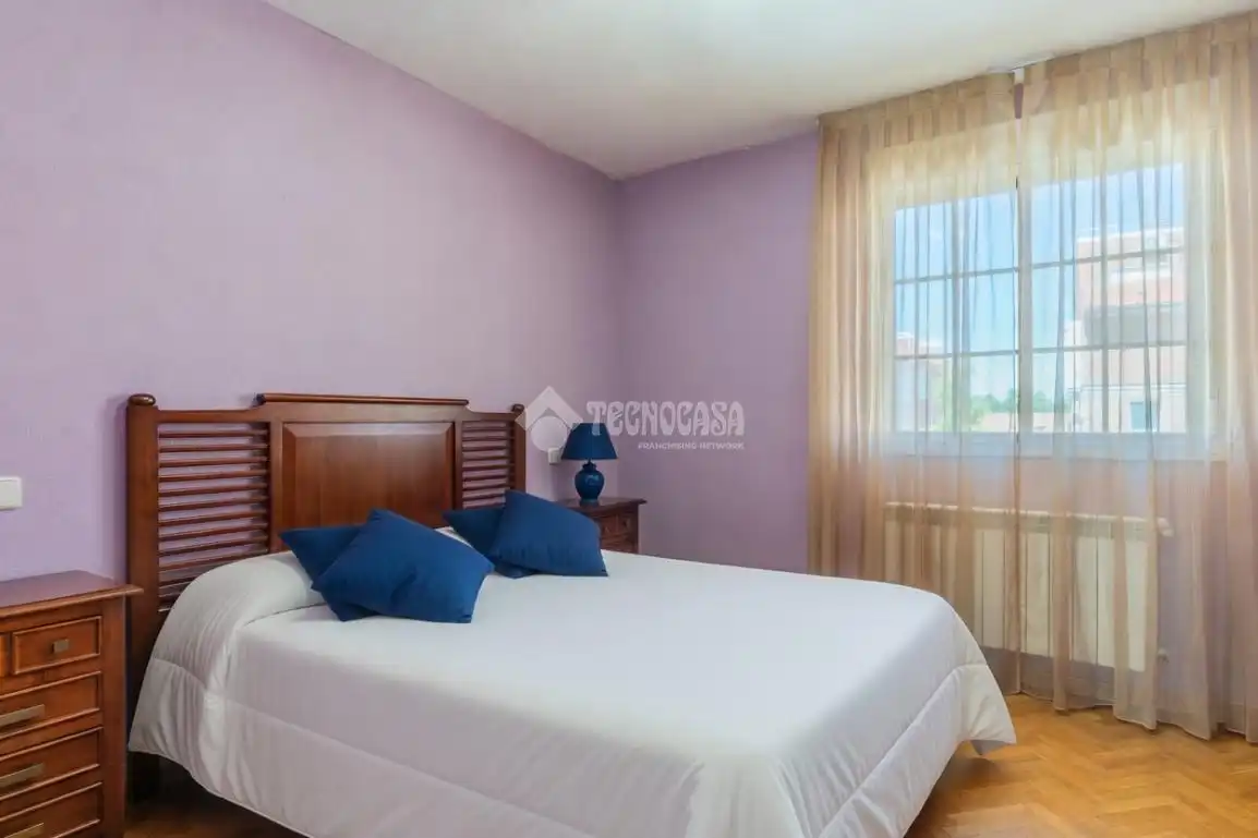 Casa aparellada en venda a Las Castañeras - Bulevar, imagen 7