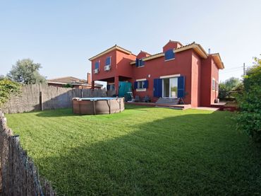 Villa con giardino in vendita a Calle Cuatro Pinos 3