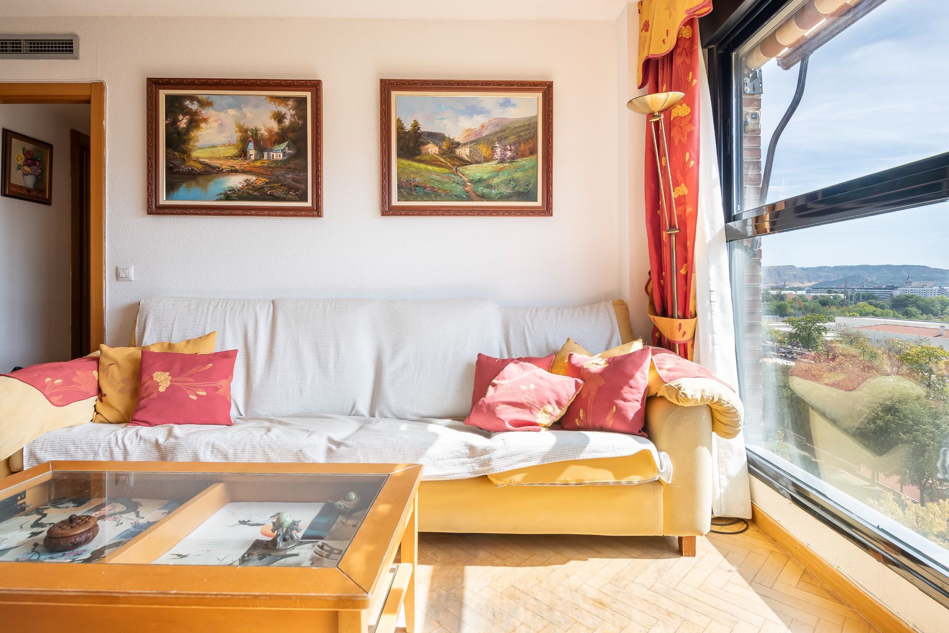 Living room of Flat for sale in Alcalá de Henares  with Air Conditioner, Storage room and Community pool