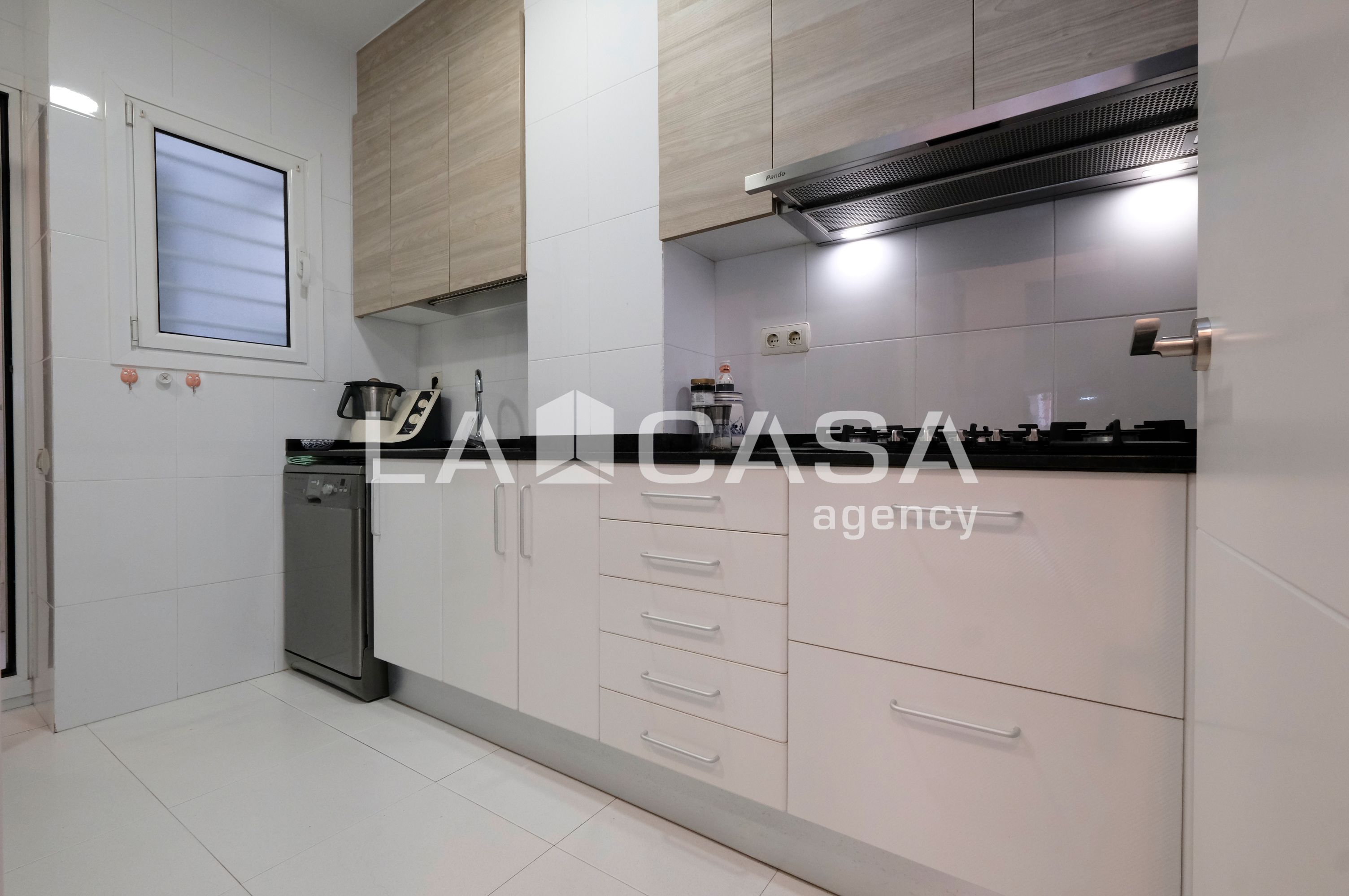 Kitchen of Flat for sale in  Barcelona Capital  with Heating, Terrace and Storage room