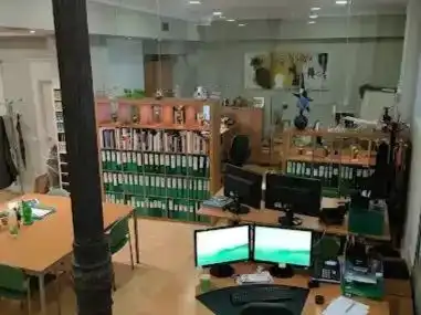 Geschaftsraum zur Miete in  Madrid Capital mit Klimaanlage, Parkett und Möbliert