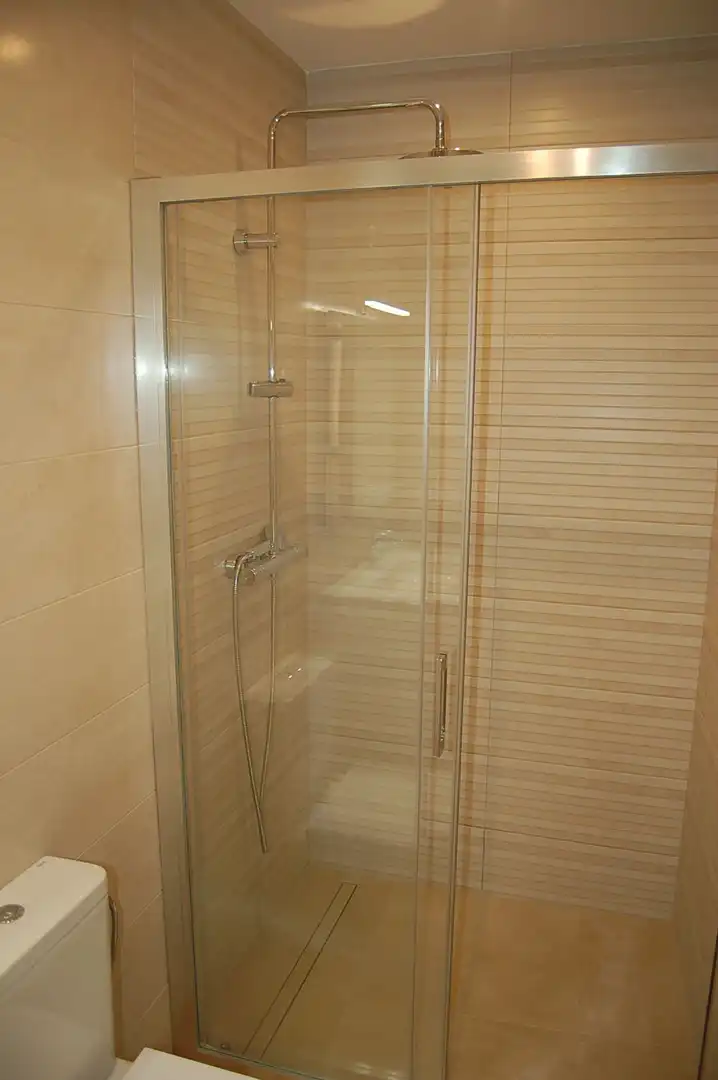 Baño de Planta baja en venta en Banyoles con Aire acondicionado, Calefacción y Terraza