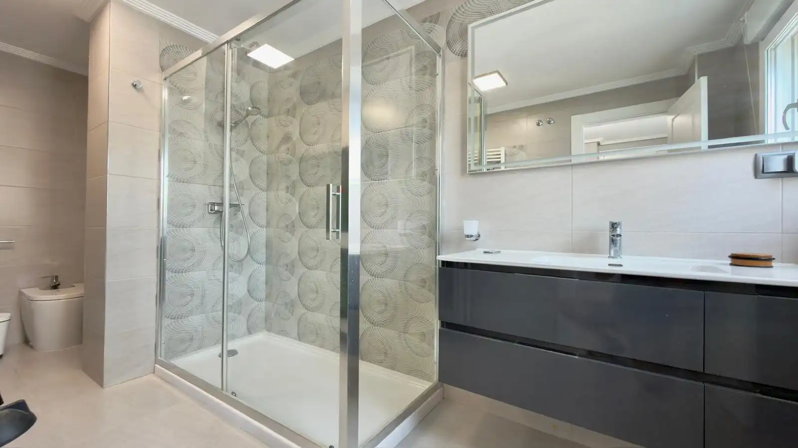 Badezimmer von Dachboden zum Verkauf in Villajoyosa / La Vila Joiosa mit Klimaanlage, Privatgarten und Terrasse