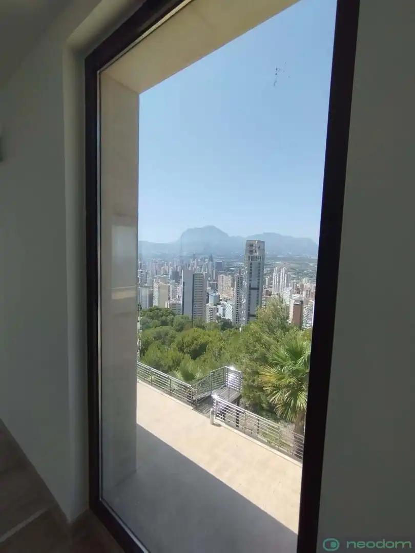 Flat for rent in Benidorm  with Air Conditioner, Terrace and Storage room