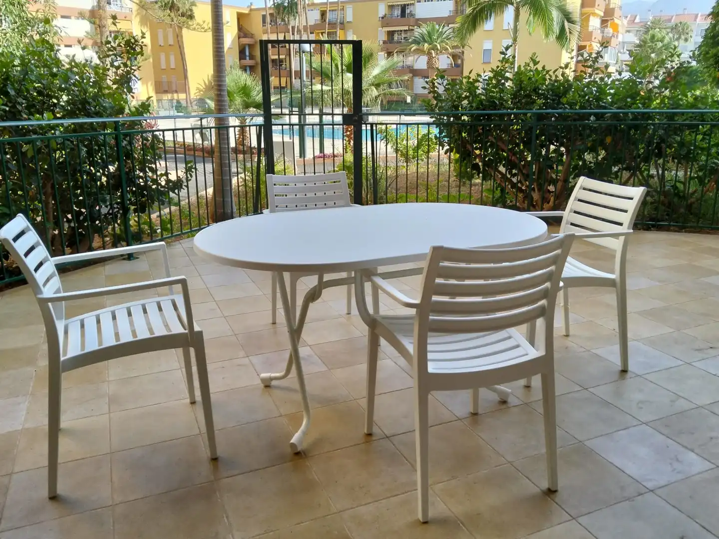 Terrasse von Erdgeschoss zur Miete in Arona mit Terrasse, Möbliert und Ofen