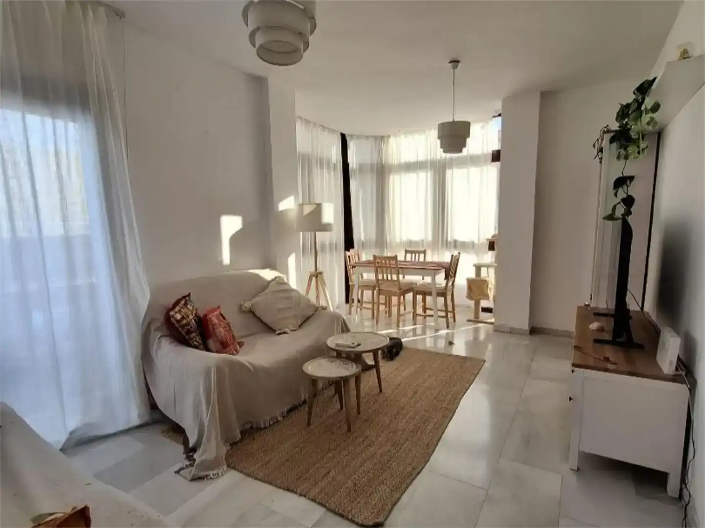 Sala d'estar de Pis per a compartir en La Zubia amb Aire condicionat, Moblat i Balcó