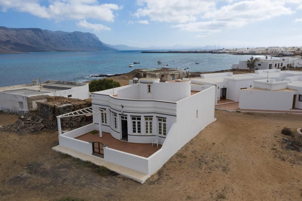 Vista exterior de Casa o xalet en venda en Teguise amb Terrassa i Moblat
