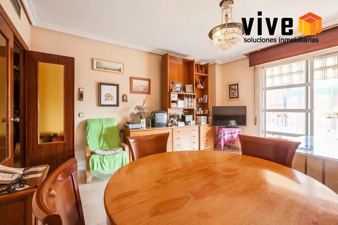 Dining room of Flat for sale in Sevilla  with Air Conditioner and Terrace