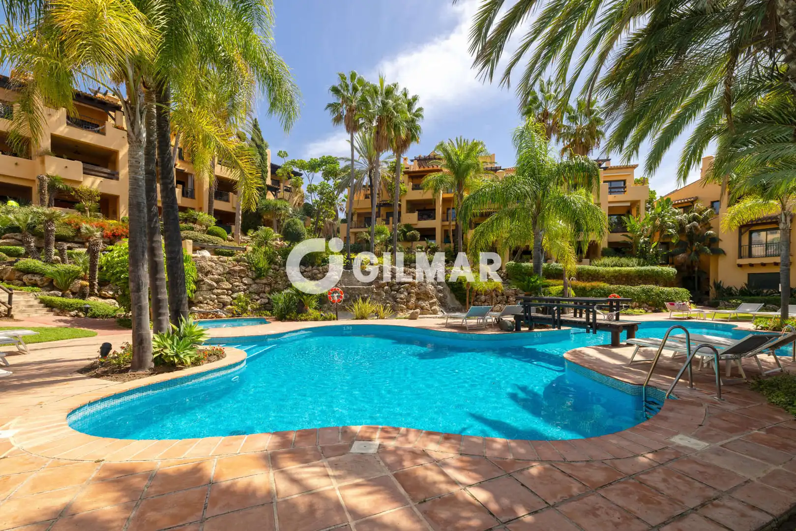 Jardí de Dúplex en venda en Estepona amb Calefacció, Jardí privat i Traster