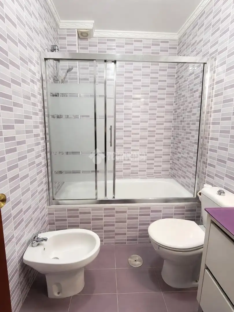 Baño de Casa adosada en venta en Sevilla con Aire acondicionado, Terraza y Balcón