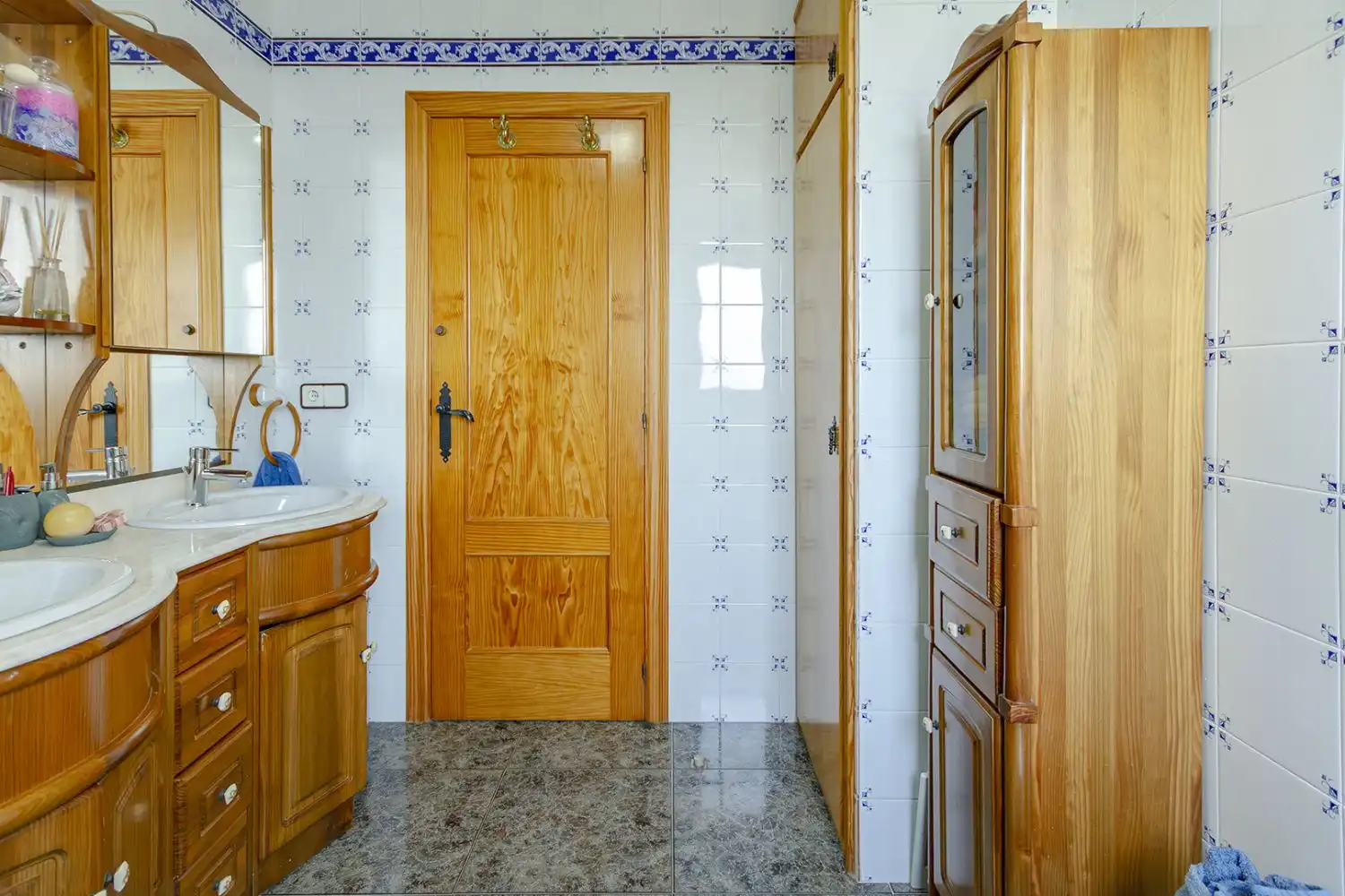 Bathroom of Houses for sale in Sant Martí Sarroca  with Air Conditioner, Heating and Terrace