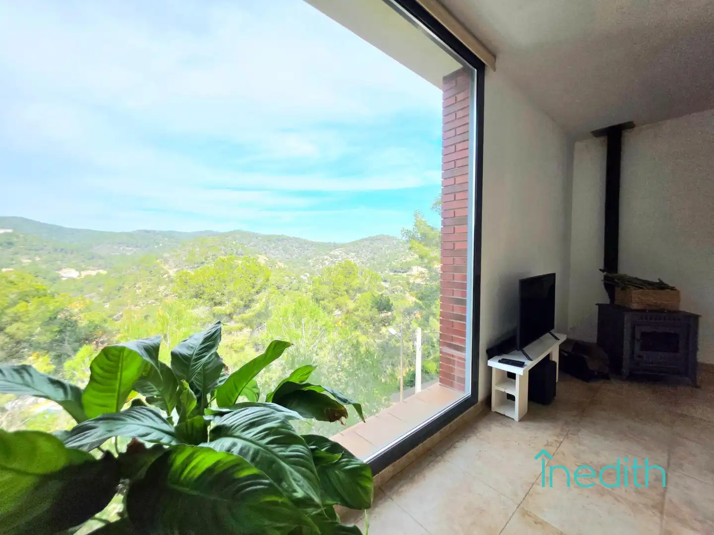 Vista exterior de Casa o xalet en venda en Cubelles amb Calefacció, Jardí privat i Terrassa