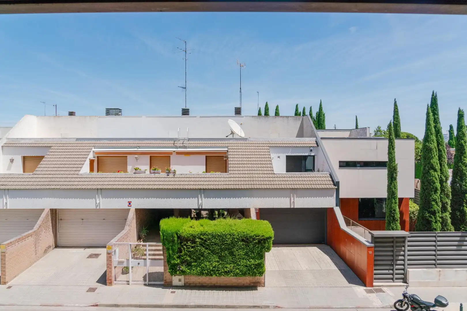 Exterior view of Duplexes for sale in Zaragoza  with Heating, Furnished and Balcony