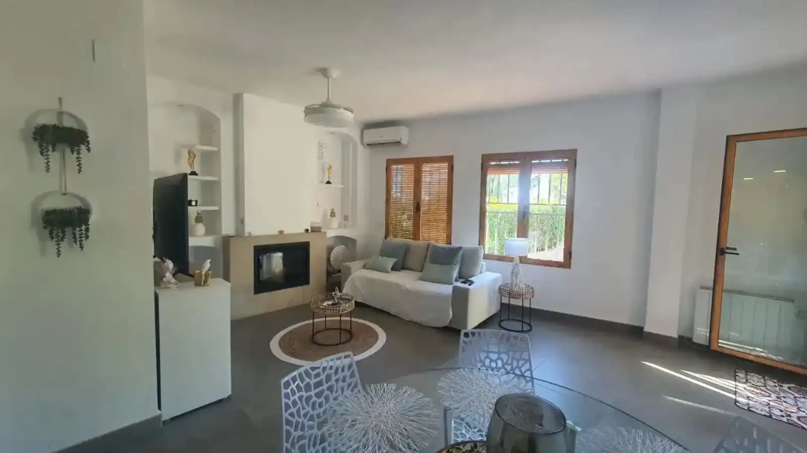 Adosado con piscina en venta en Calle Bélgica, imagen 3