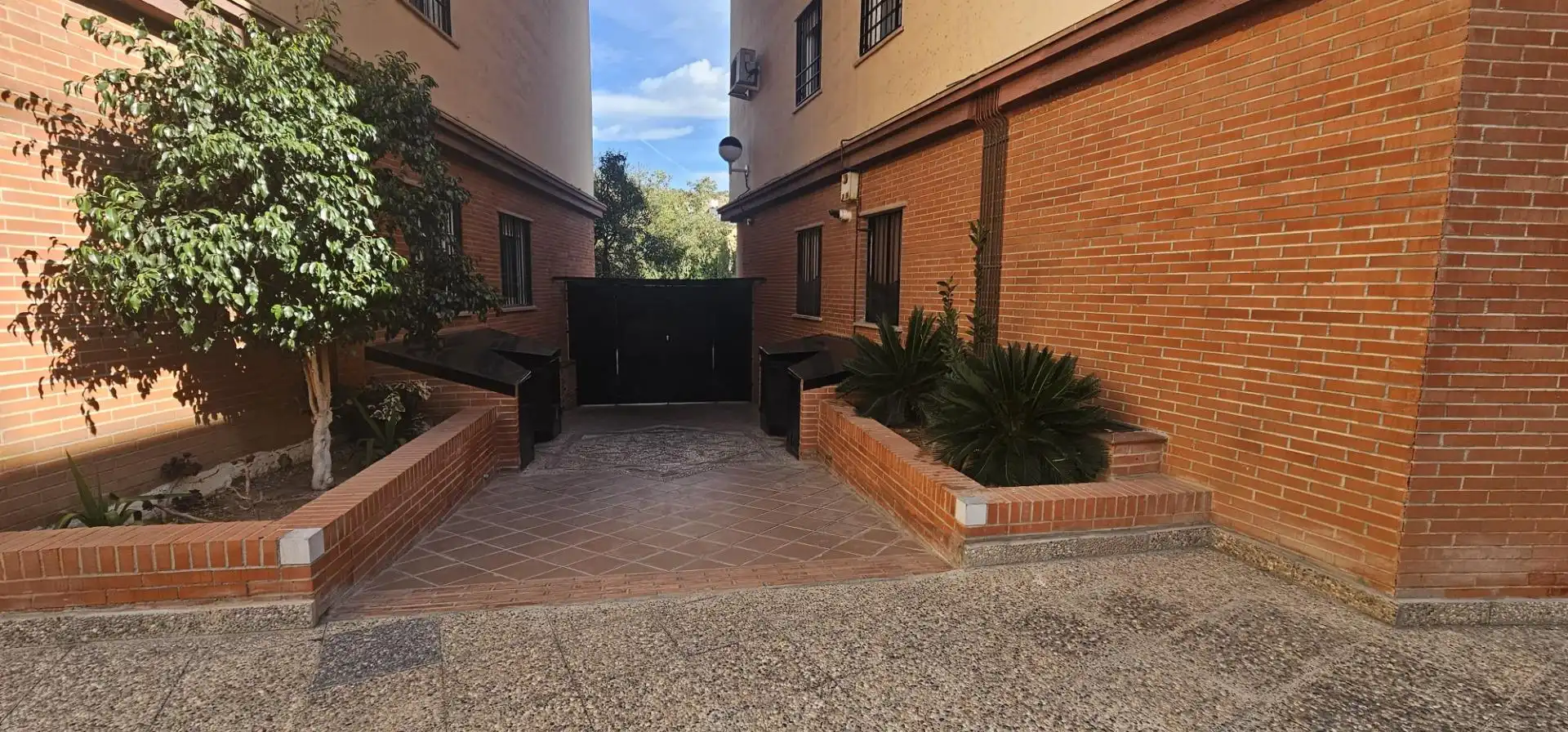Parkplatz von Garage zum Verkauf in Granada