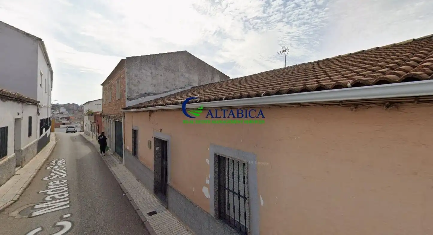 Vista exterior de Casa o xalet en venda en Linares