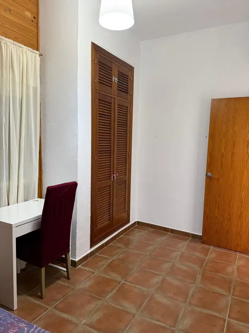 Piso para compartir en Chiclana de la Frontera con Jardín privado y Amueblado