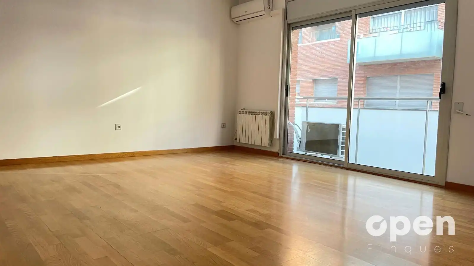 Habitación de Piso en venta en Terrassa con Aire acondicionado, Calefacción y Parquet