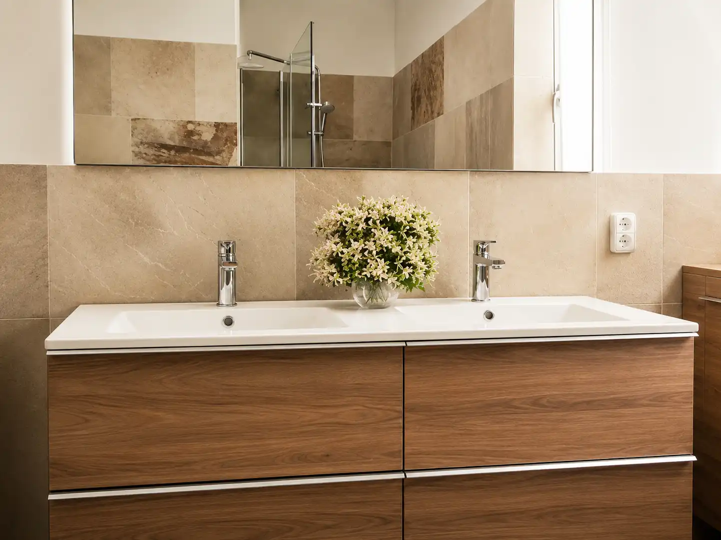 Bathroom of Flat for rent in Santander  with Heating, Furnished and Oven
