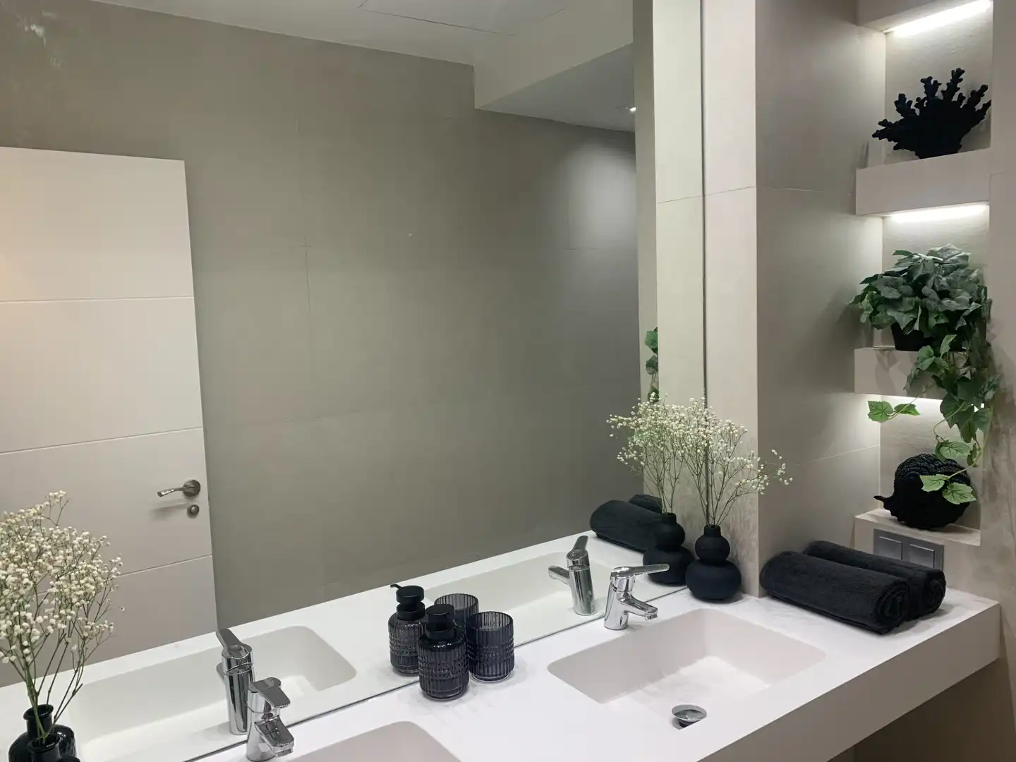Badezimmer von Wohnungen zum Verkauf in Madrid mit Klimaanlage, Heizung und Ofen