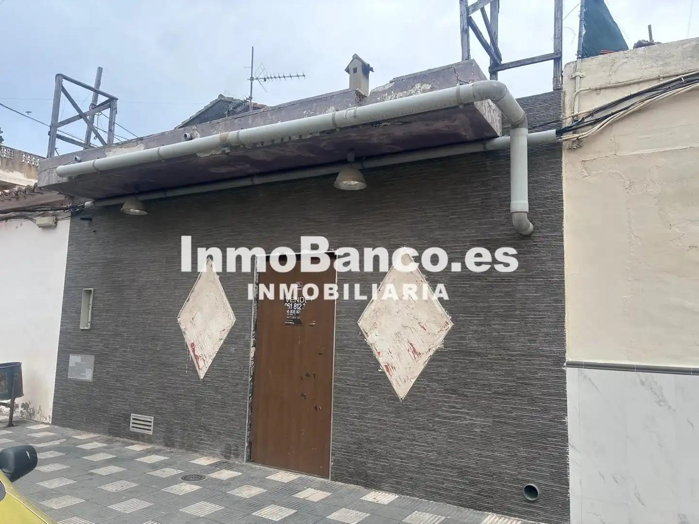 Vista exterior de Local en venta en Xeraco