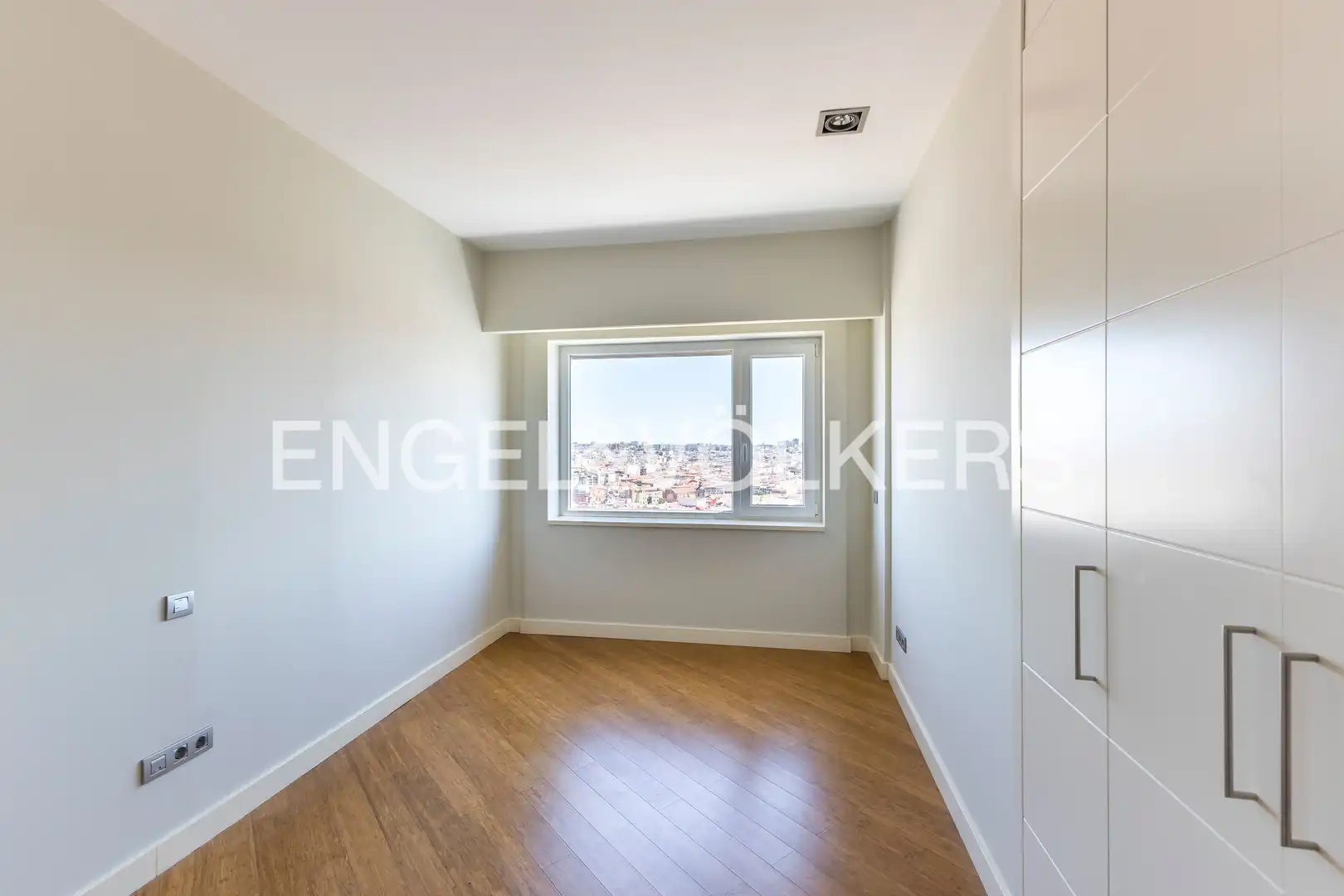 Schlafzimmer von Wohnung zur Miete in Madrid mit Heizung