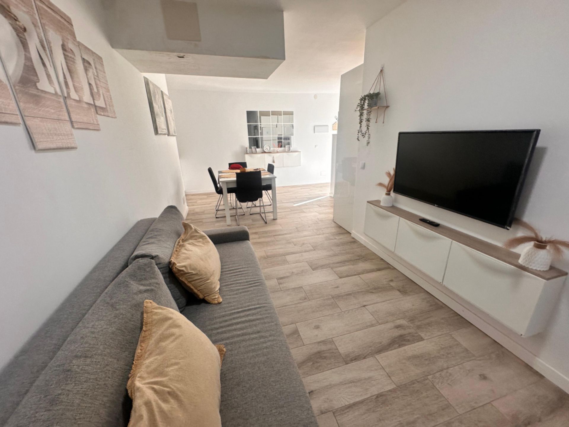 Living room of Planta baja for sale in Benalmádena  with Air Conditioner, Furnished and Community pool