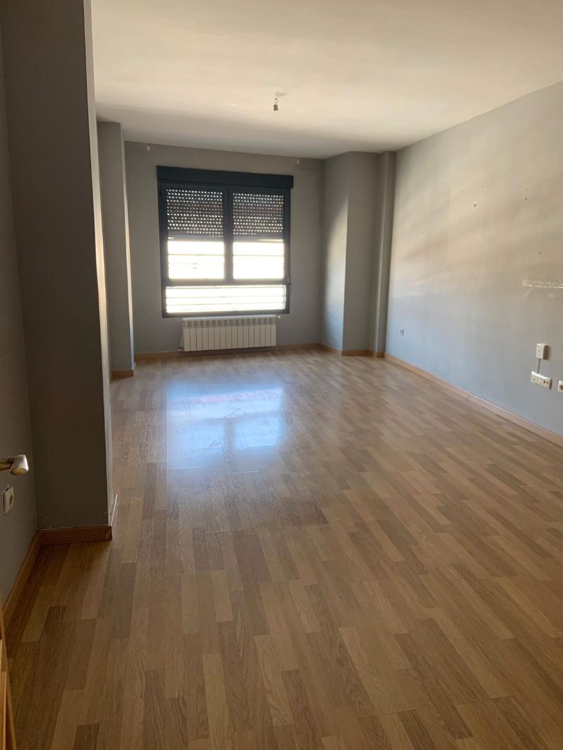 Dormitori de Pis en venda en La Roda