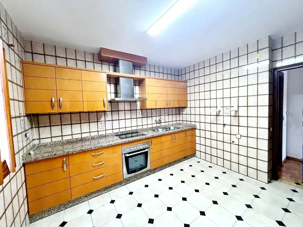 Cuina de Casa o xalet en venda en Vélez-Málaga amb Aire condicionat, Jardí privat i Terrassa