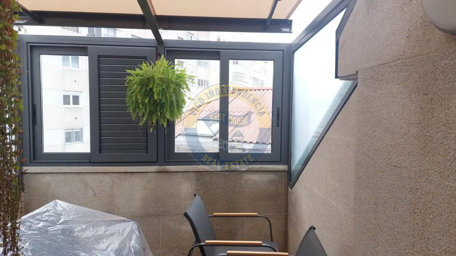 Terraza de Ático en venta en Vigo  con Calefacción, Parquet y Terraza