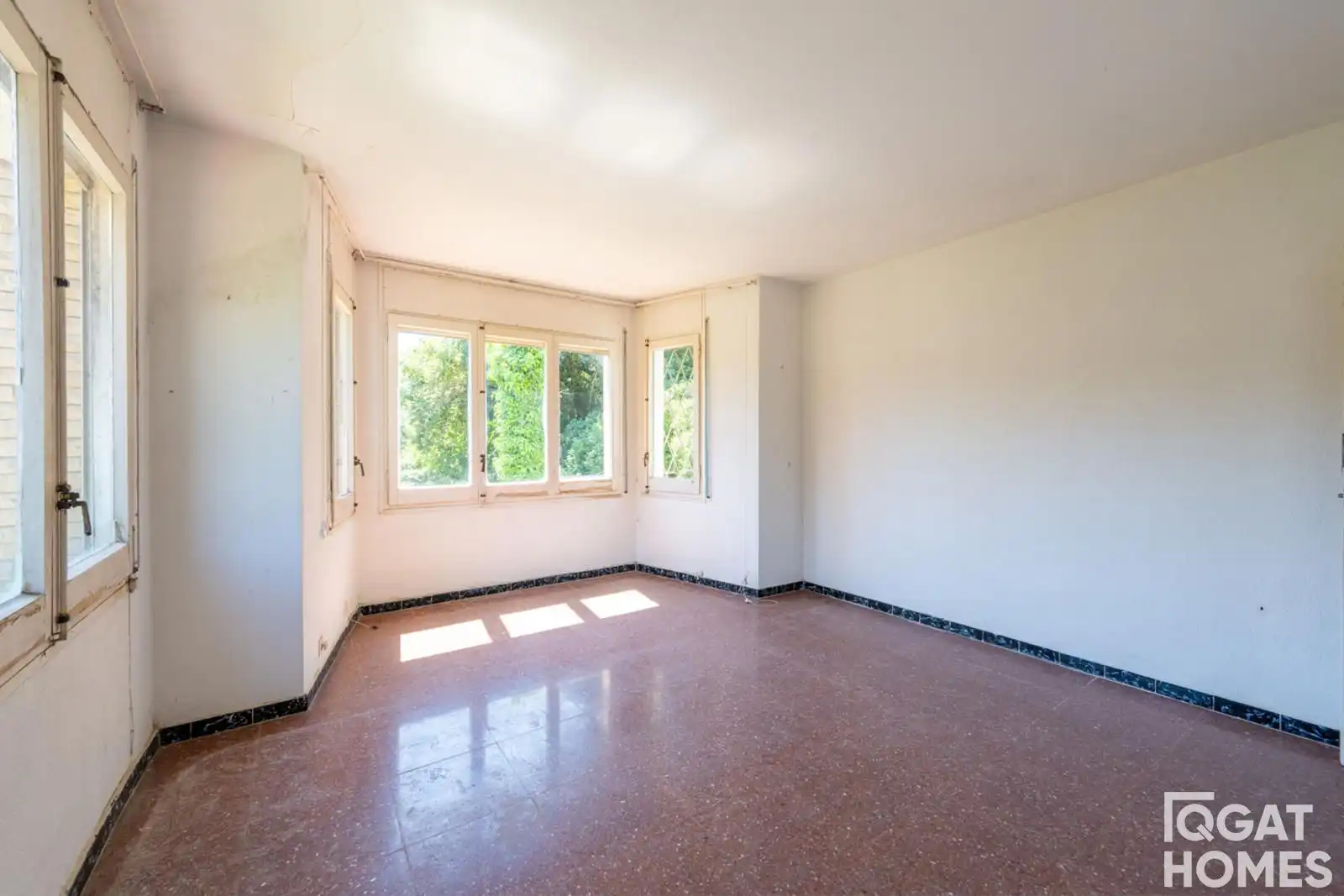 Sala d'estar de Casa o xalet en venda en Molins de Rei amb Traster i Piscina