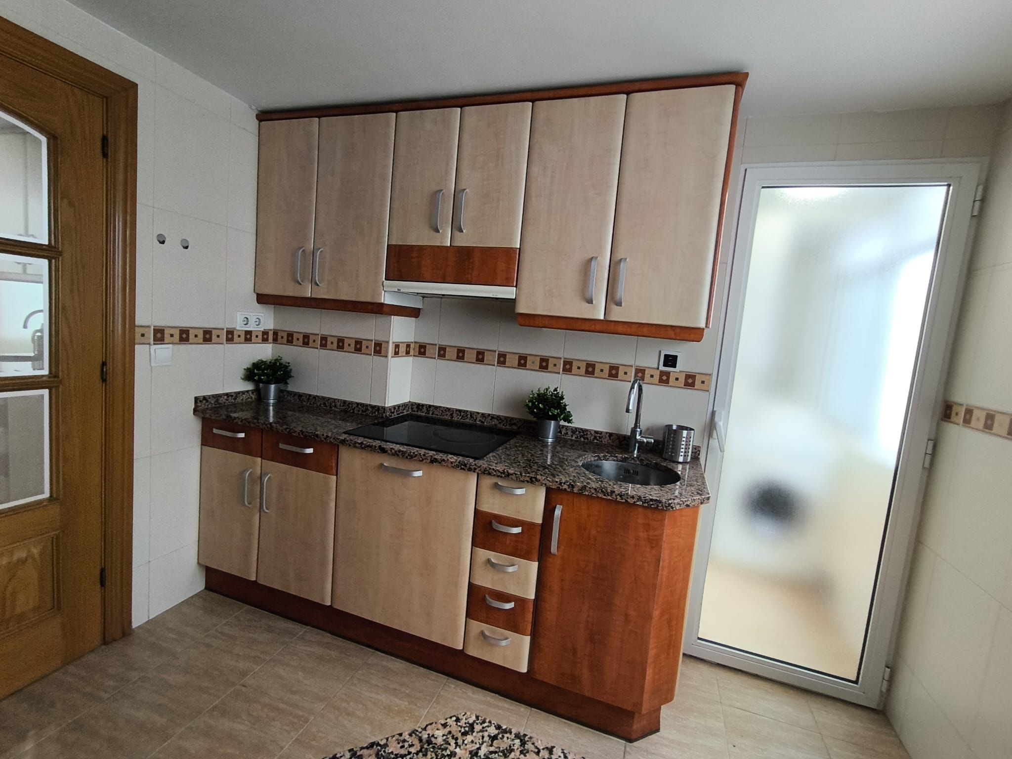 Kitchen of Flat to share in  Zaragoza Capital  with Heating, Parquet flooring and Furnished